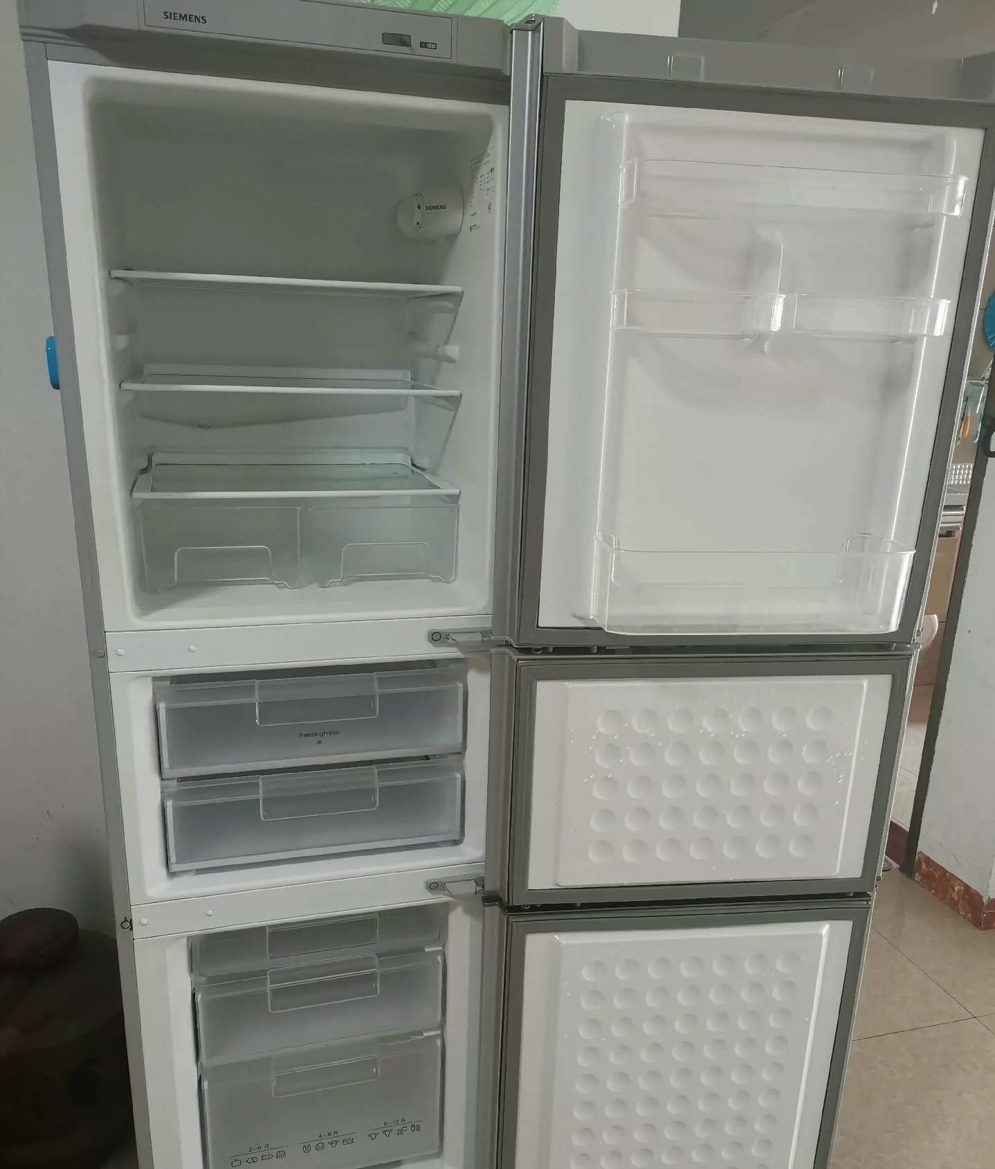 个人闲置西门子一级能耗冰箱225L自动控温三门冰箱 一切功能完好！无拆无修原装好货！外观良好无破损！ 二手物品售出后不退换不退换！ 可以上门看货，价格可小刀！